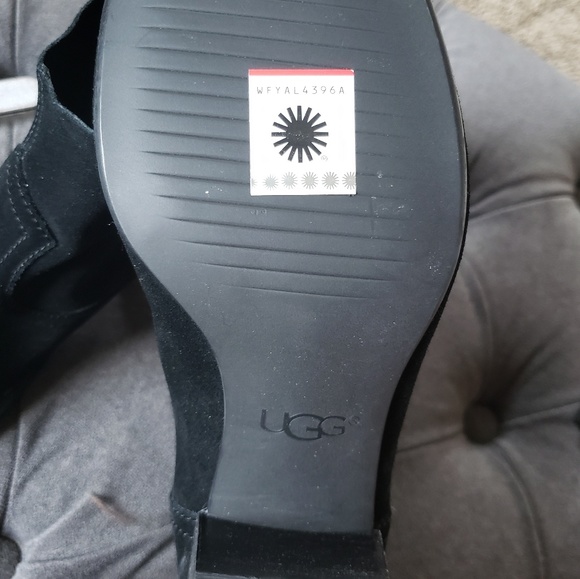 Ugg Bandera short boots 125 - Picture 8 of 8